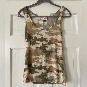 Universal Thread Women’s Camo Tank Top NWOT